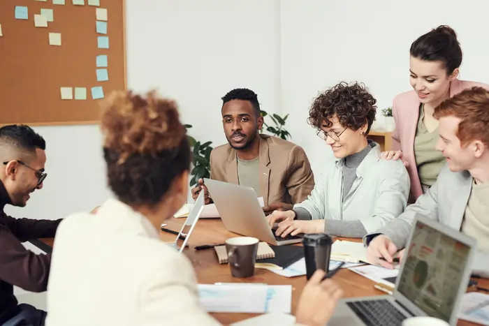 Come monitorare l’attività in ufficio per migliorare l’efficienza operativa | Qipo